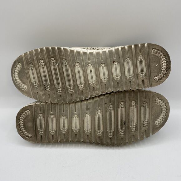 Jsport Women's Taupe Floral Laser Cut Slip On Mule Sneaker Size 8 - Picture 6 of 7